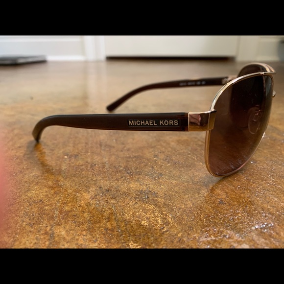 Michael Kors aviator sunglasses - Picture 2 of 2
